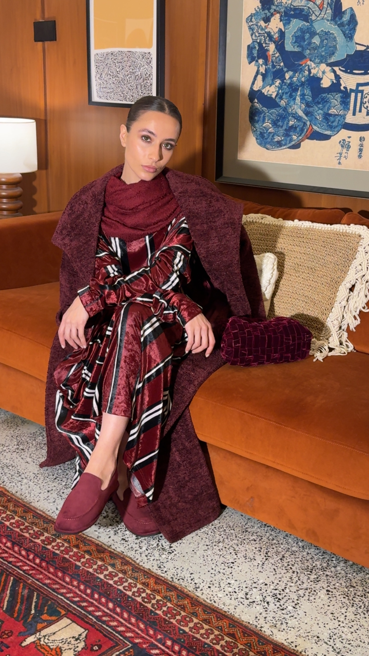 CjYKMlNuYXBjaGF0LzEzLjM3LjAuNDYgKGlQaG9uZTE2LDI7IGlPUyAxOC42LjI7IGd6aXApIAI= Wide collar Coat - الصورة 1